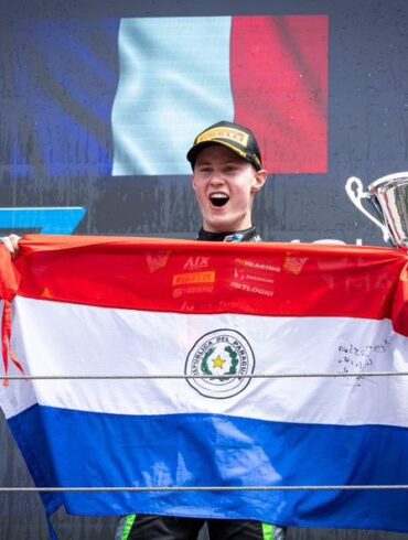 Joshua Dürksen wins his first ever Formula 2 race