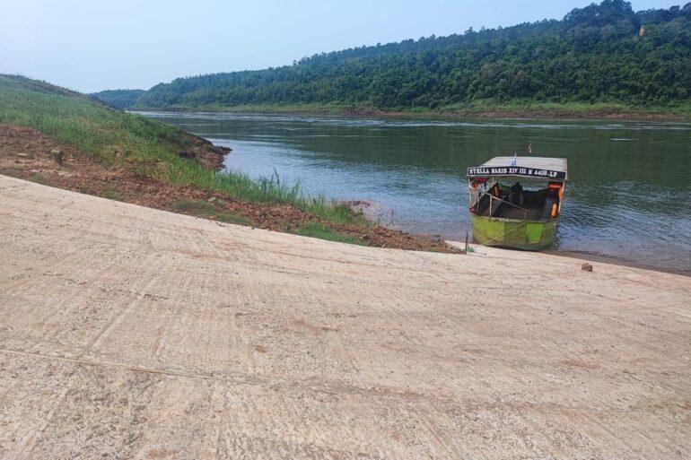 Friendship Bridge river crossing