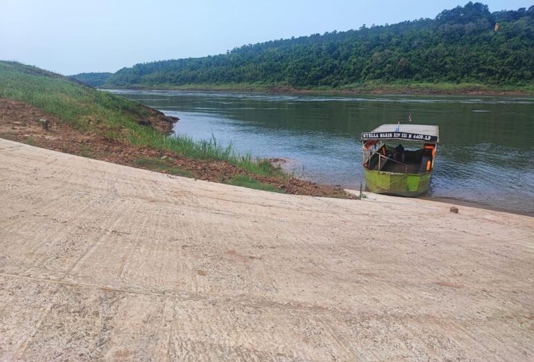 Friendship Bridge river crossing