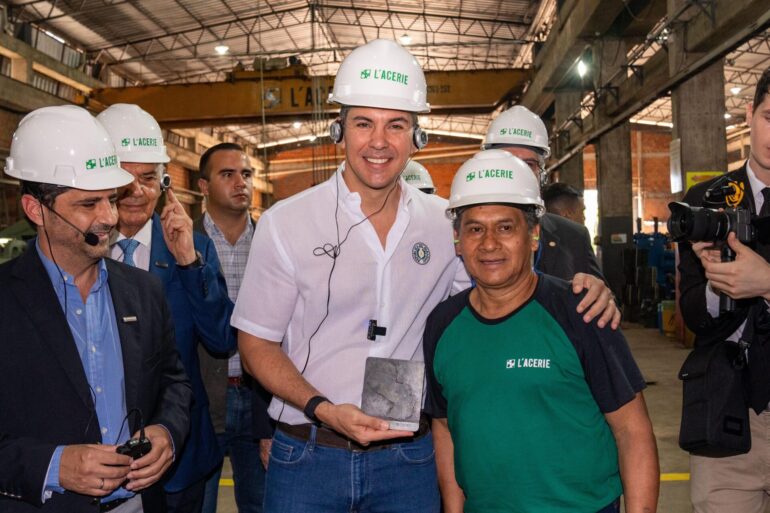 Pena praises Paraguayan entrepreneurs