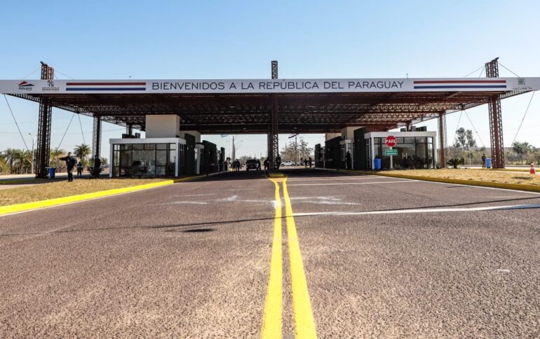 Ayolas-Ituzaingó Border Crossing