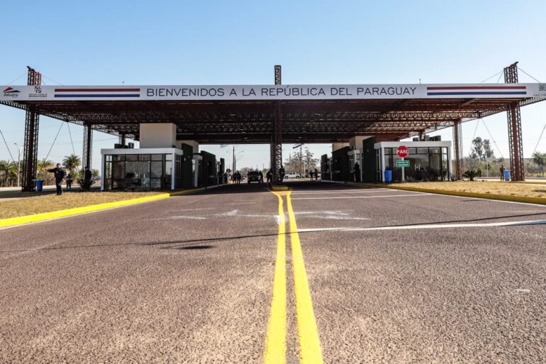 Ayolas-Ituzaingó Border Crossing