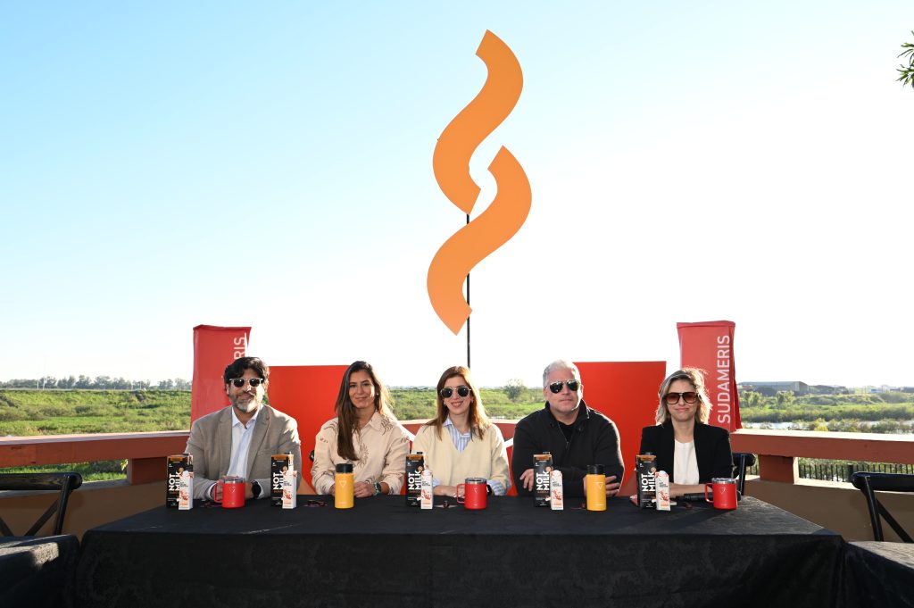 Press conference to announce the event.