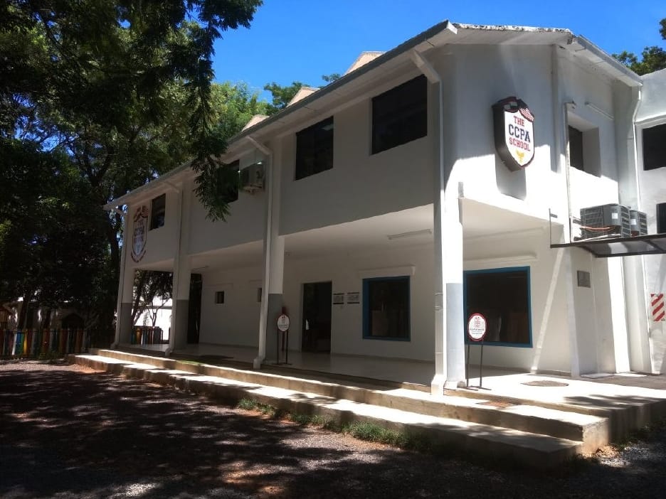 One of the numerous English school in Asunción.