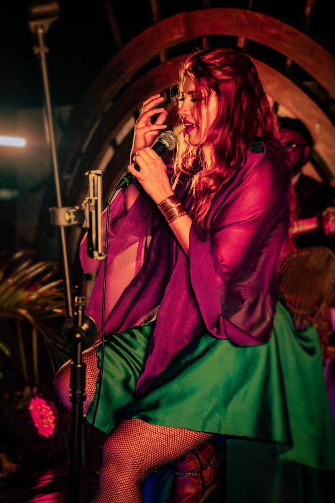Singer Bárbara Cáceres.