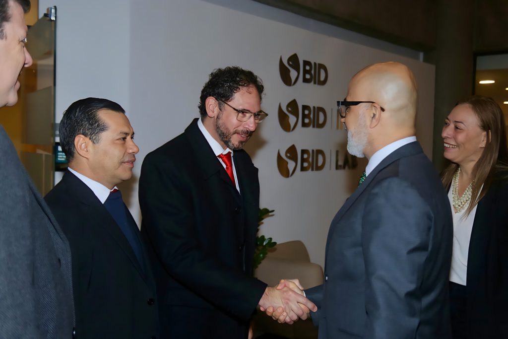 Inter-American Development Bank (IDB) discussing green hydrogen.