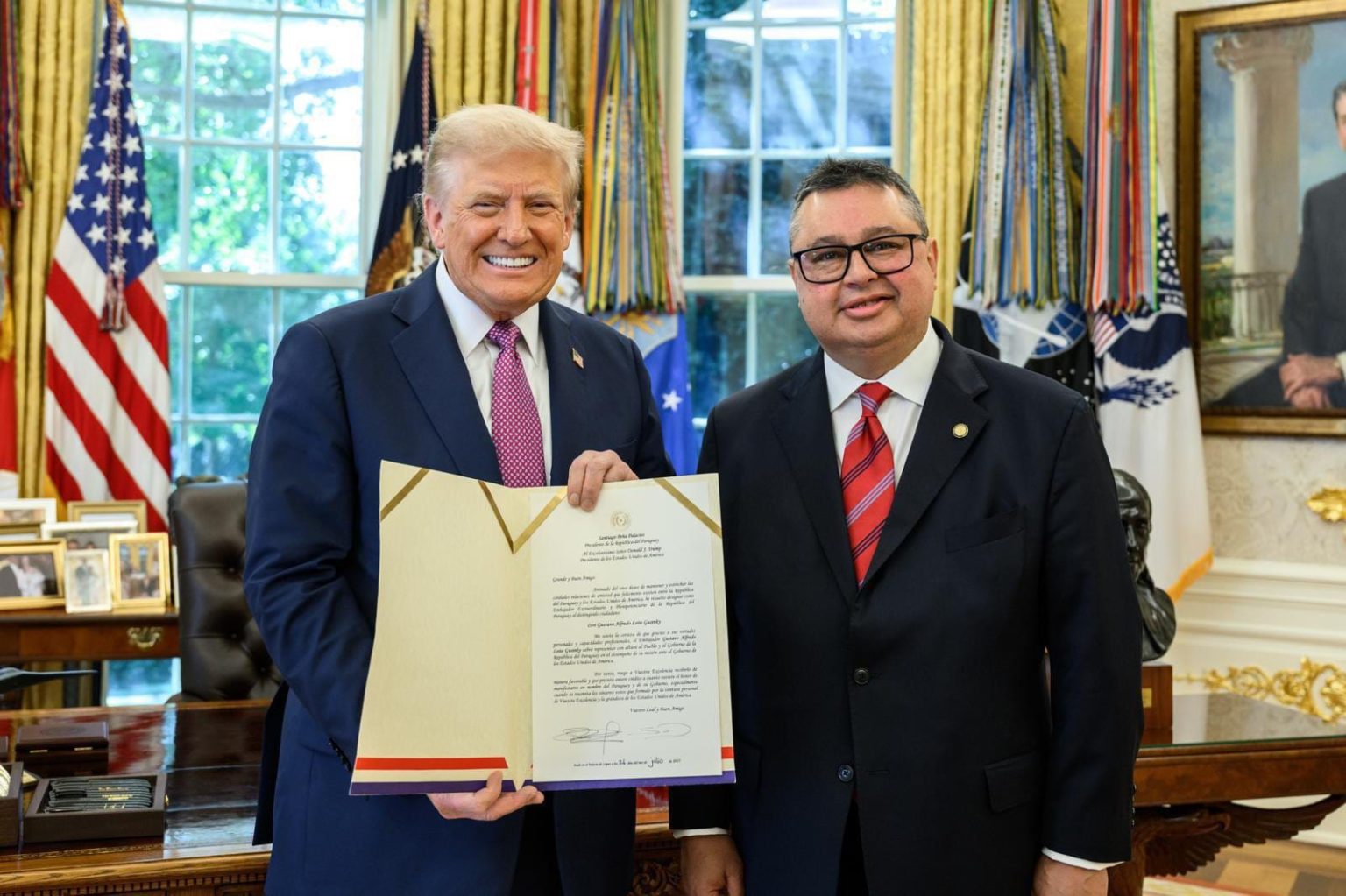 Paraguayan Ambassador Leite Presents Credentials To U.S. President Trump
