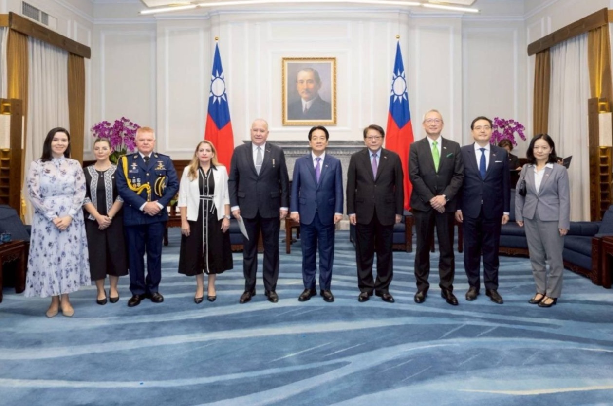 Taiwanese President Welcomes New Paraguayan Ambassador