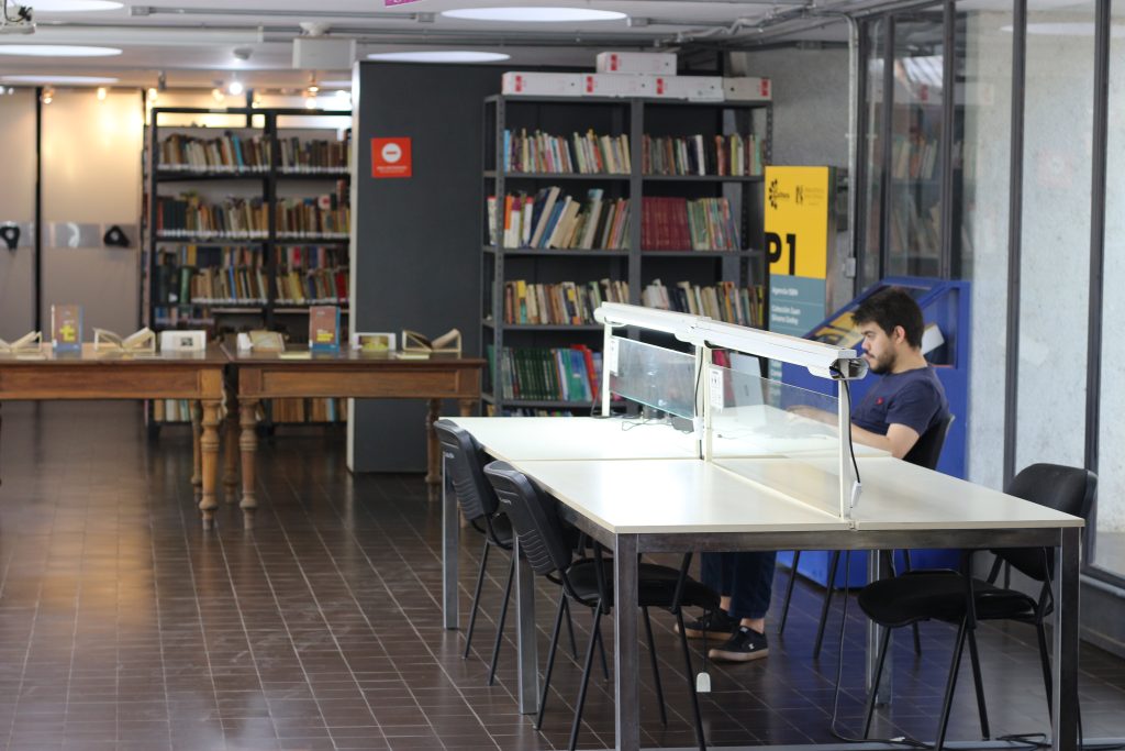 Marco Augusto Ferreira invites people to discover the archives of the National Library of Paraguay.