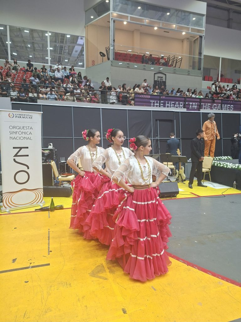Artistic performances at the Paraguay Se Casa.