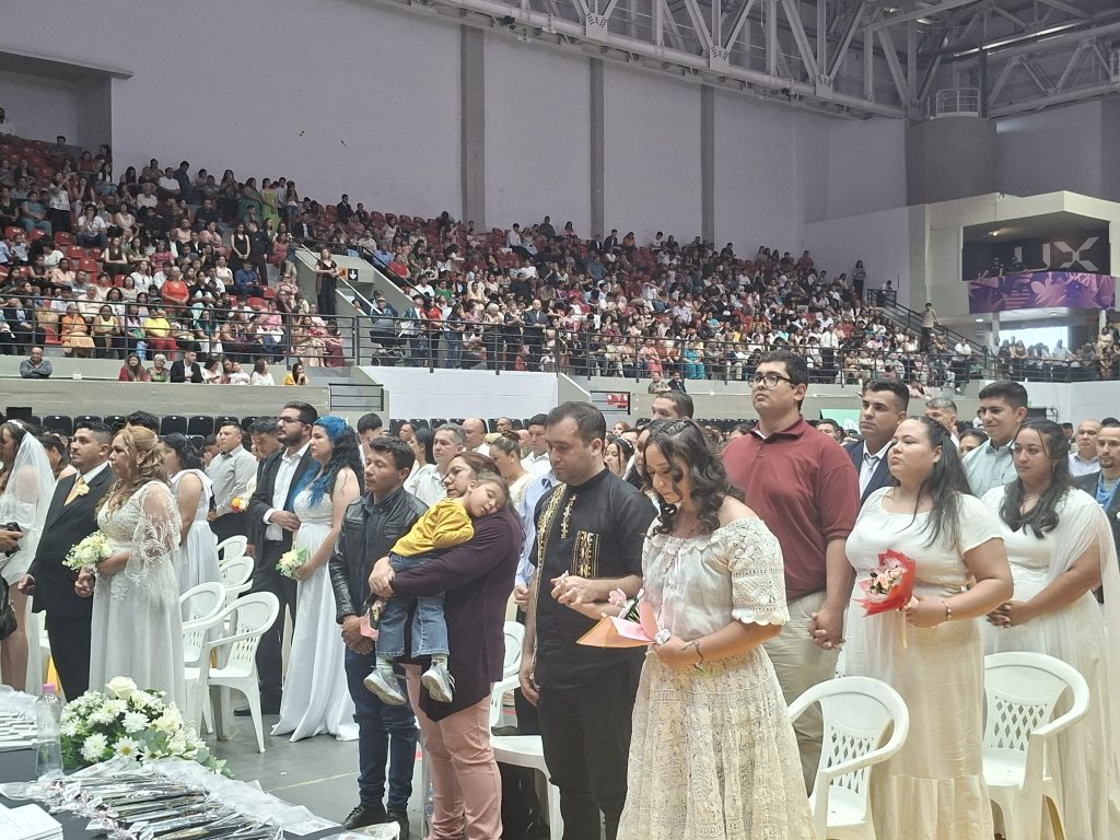 Participants of Paraguay Se Casa.