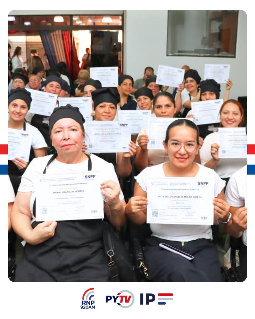 Participants of the Gastronomy School.