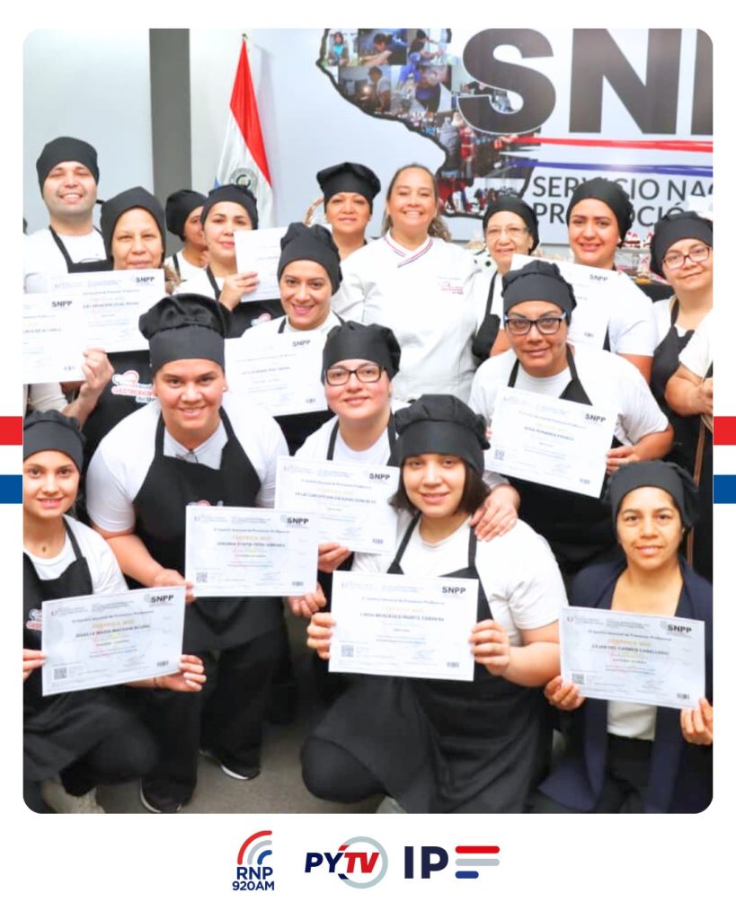 Participants of the Gastronomy School.