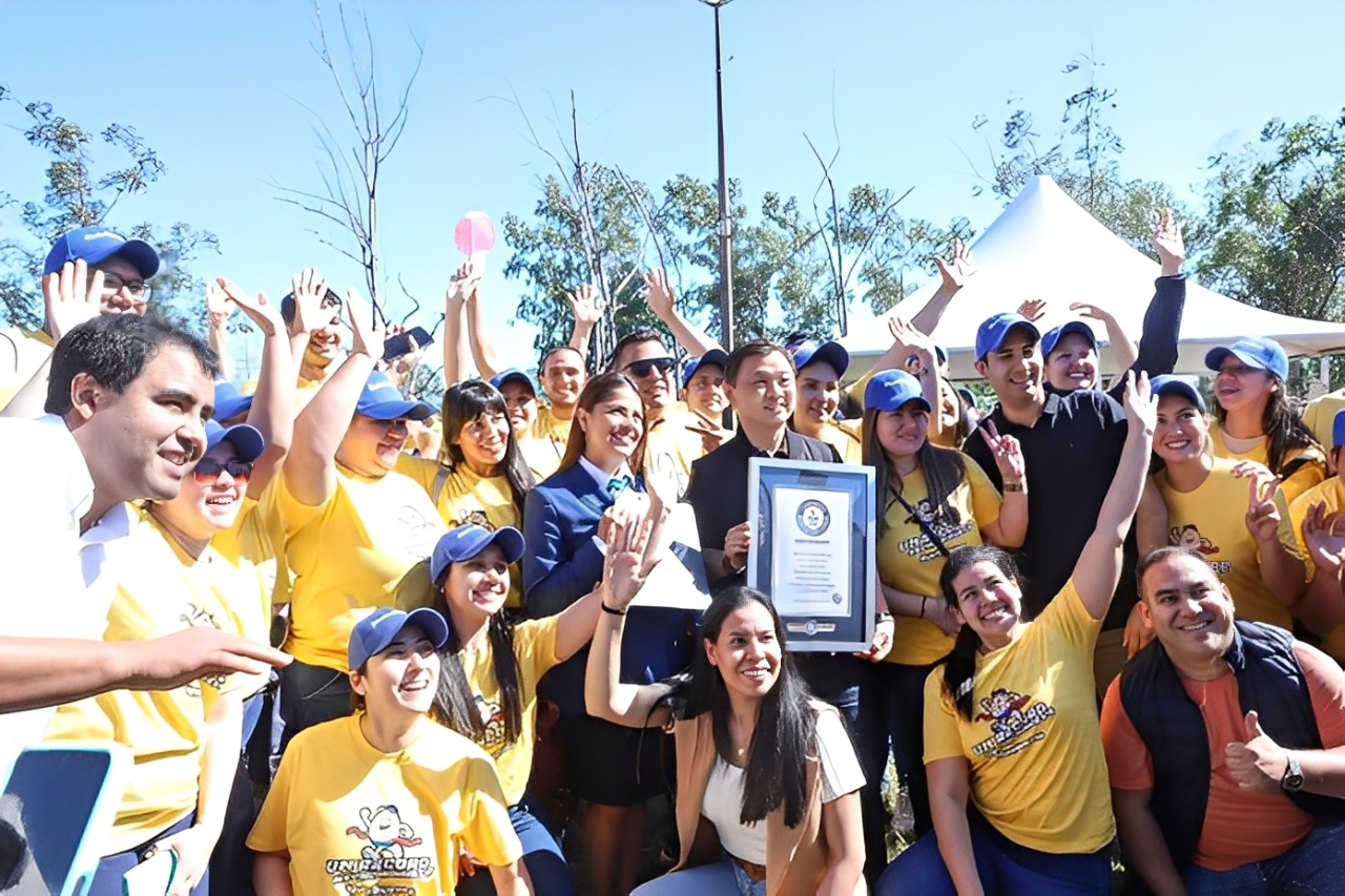 Paraguay Breaks Guinness World Record With 2806 Scrambled Eggs Served!