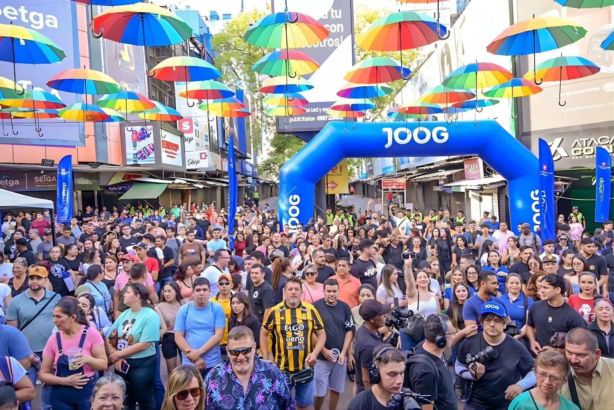 300,000 Shoppers Drive Historic Black Friday Sales In Ciudad Del Este