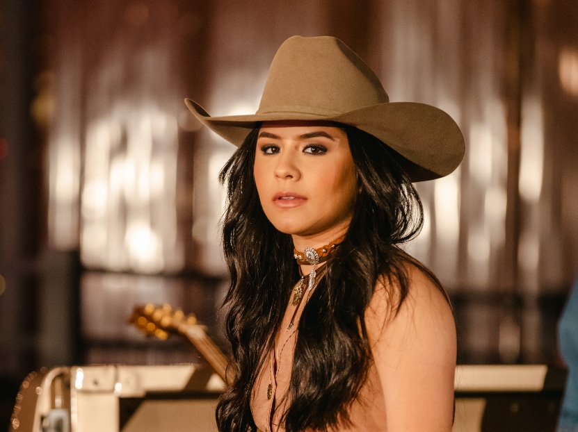 Paraguayan artist Fiorella.