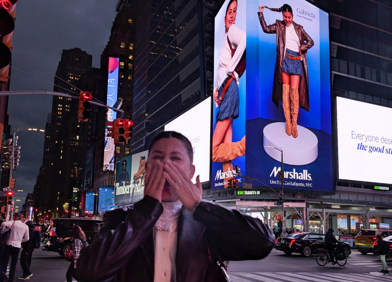 Paraguayan Gabriela Recalde Shines In Times Square, Bringing Ñandutí To The World