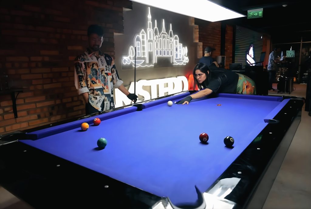 Ambiance of the establishment.