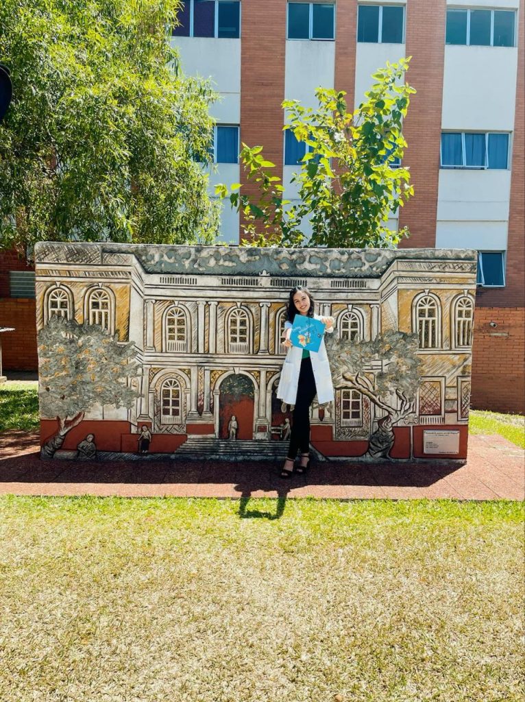 She had the chance to do ballet abroad and representing Paraguay.