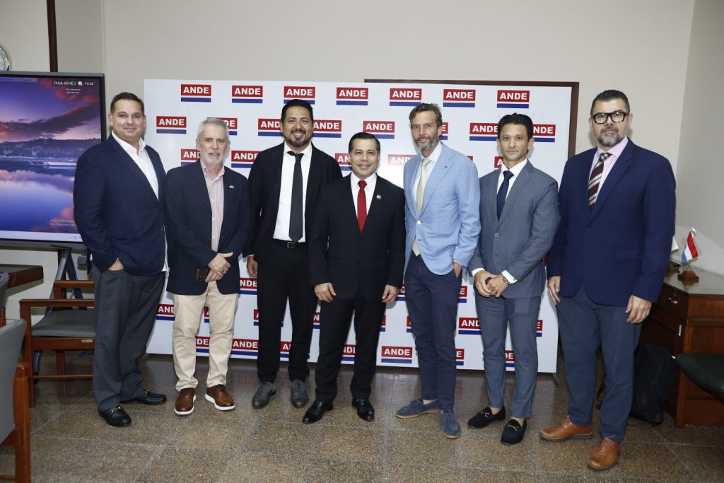 Members of the company and the government.