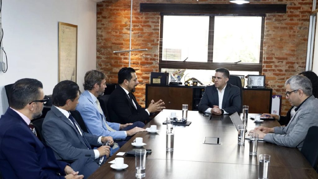 Members of the company and the government.