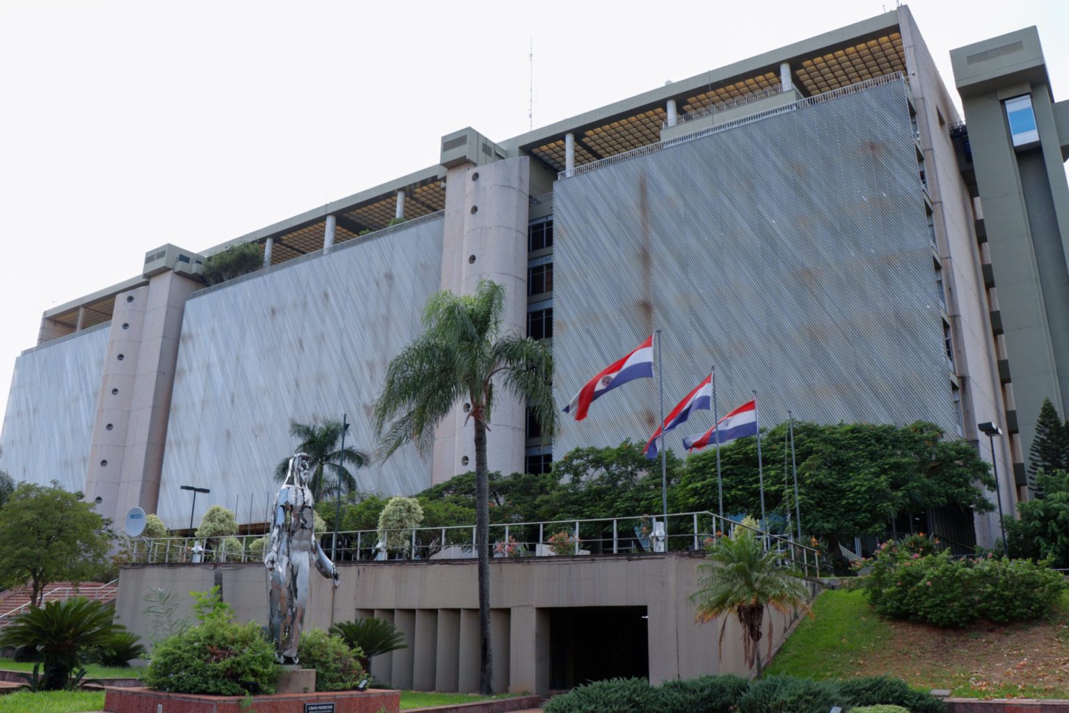 P R. Banks Paraguay's Central Bank Projects 4.2% Economic Growth And Controlled ...