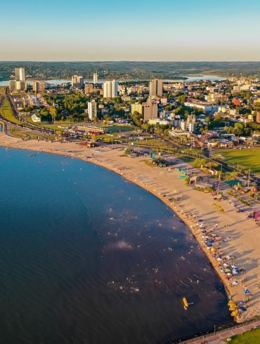 The city of Encarnación, looking above the beach