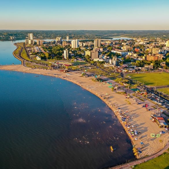 The city of Encarnación, looking above the beach