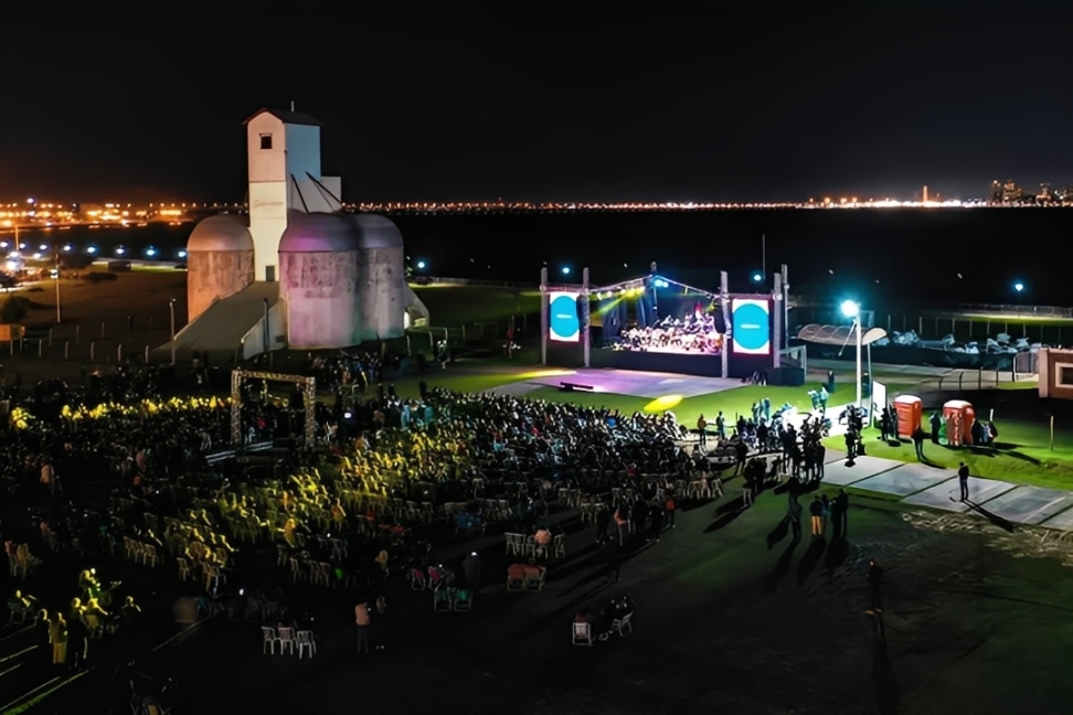 Concert in the city of Encarnación
