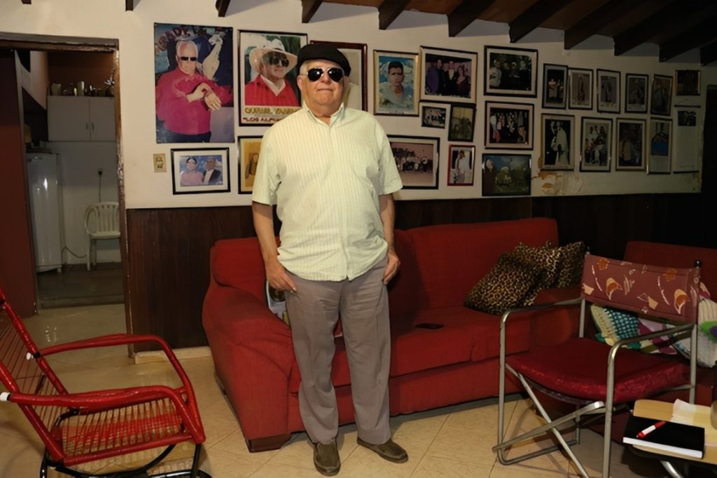 Quemil Yambay in his house