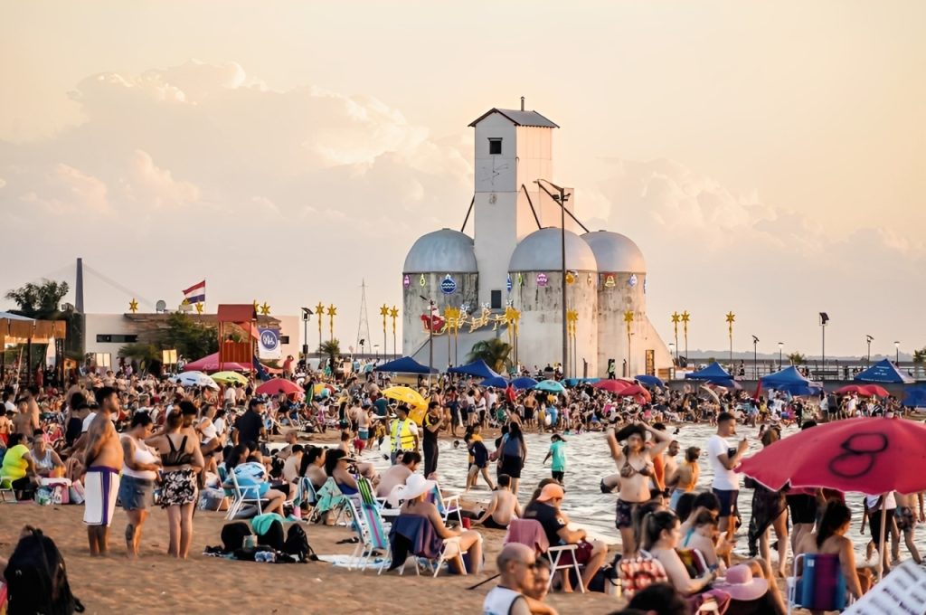 San José Beach in the city of Encarnación