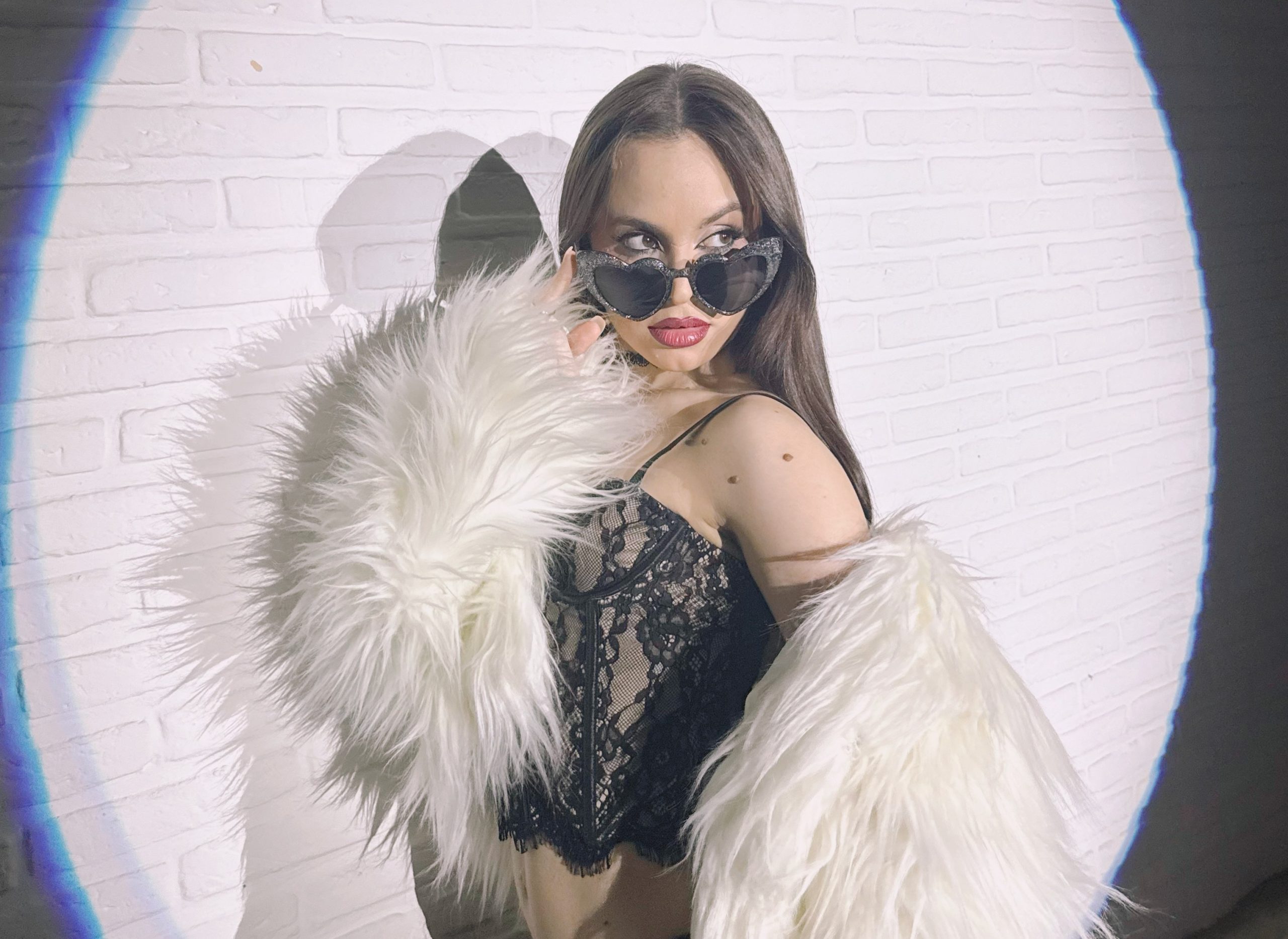 Lia Love: Paraguay’s Pop Sensation Blending Music, Theatre And Visual Storytelling