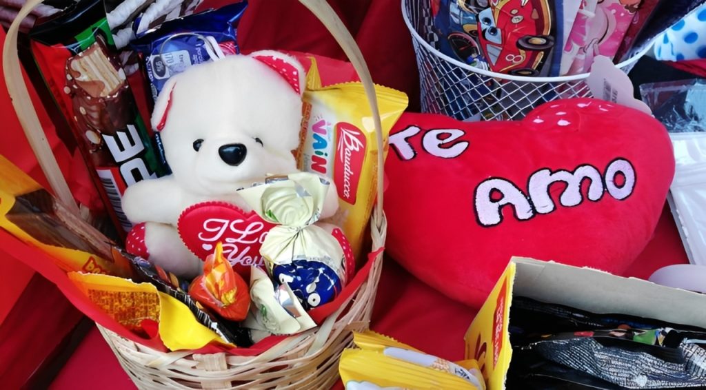 A basket of sweets in Valentine´s Day