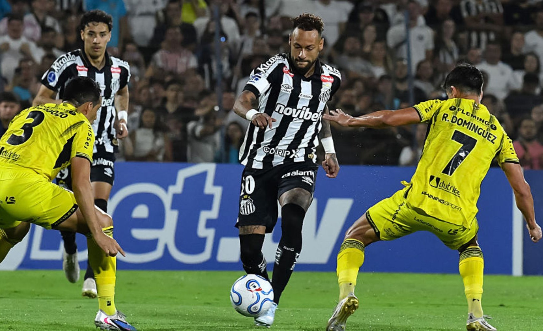 Recoleta Frustrates Neymar’s Santos In Paraguay, Historic Win Olimpia In Argentina