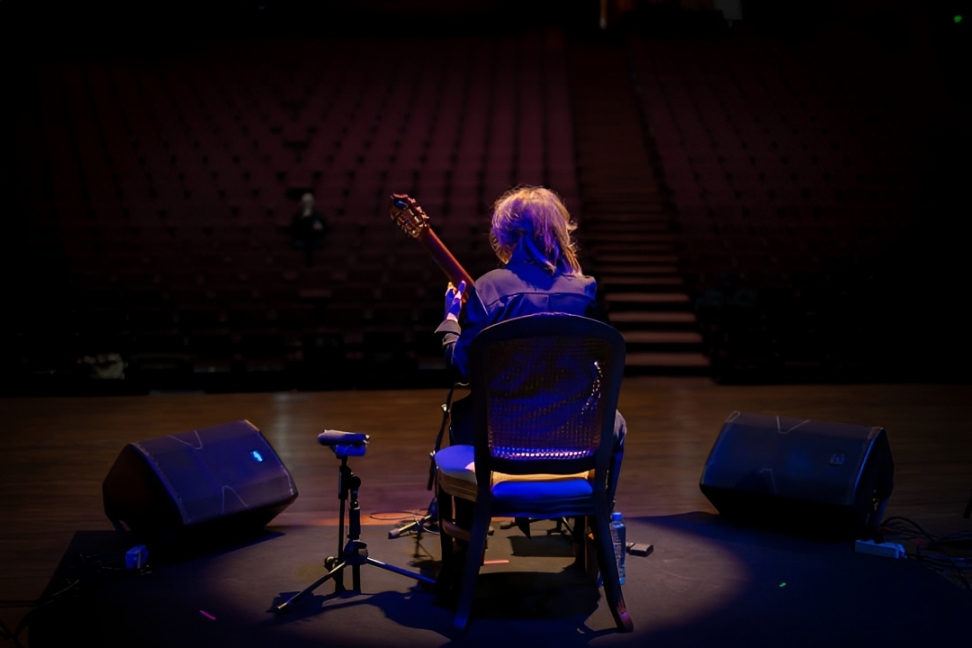 guitarist Berta Rojas