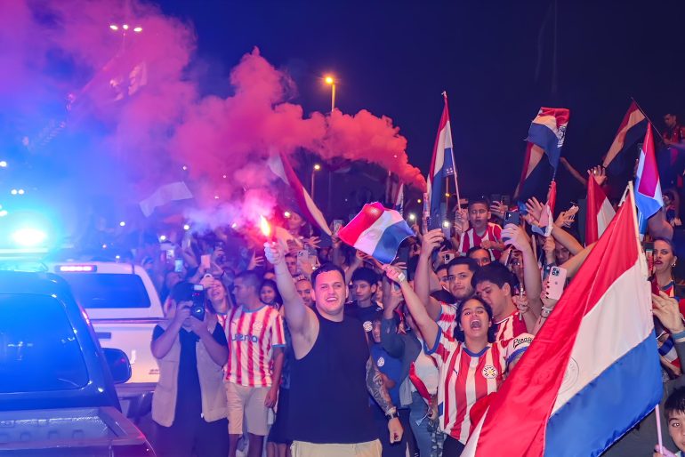 Paraguayan-Football-Reactions-2-770x514.