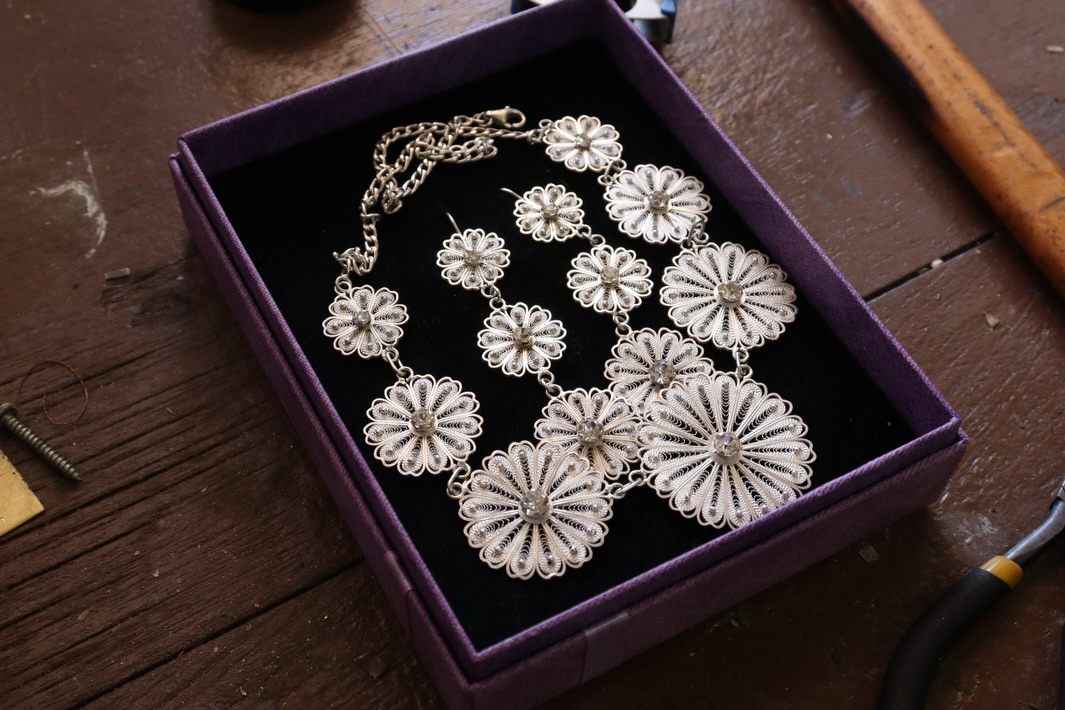 Filigree Jewellery Course In Luque: Mastering A Paraguayan National Treasure