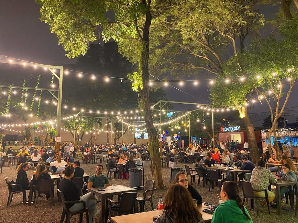 Food Park Mburucuyá.