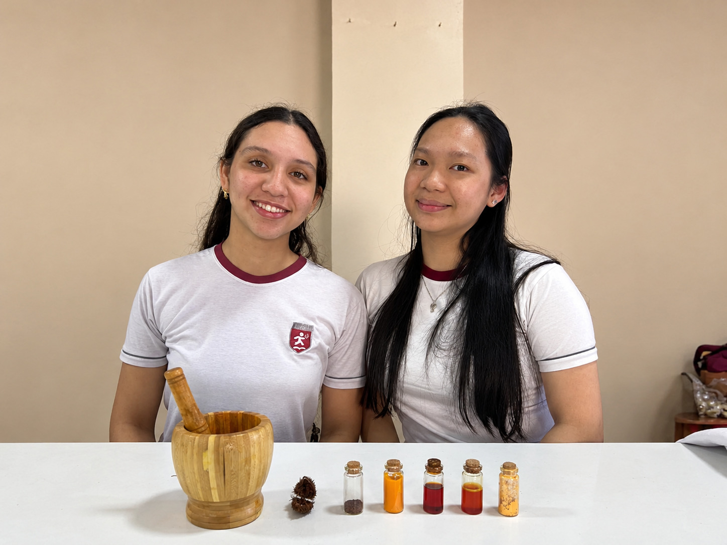 Paraguay: Students research traditional Urucú seeds for natural products
